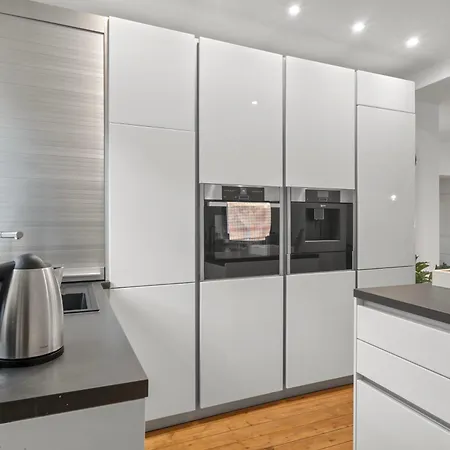 Traumhaft Gelegene Altbau-wohnung Im Herzen Von - Parking Apartmán *