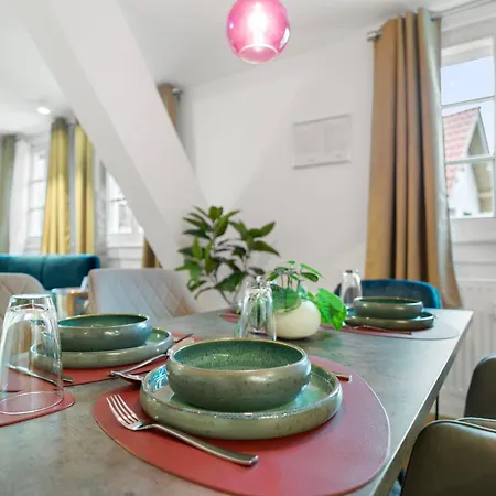Traumhaft Gelegene Altbau-wohnung Im Herzen Von - Parking 公寓 魏因海姆