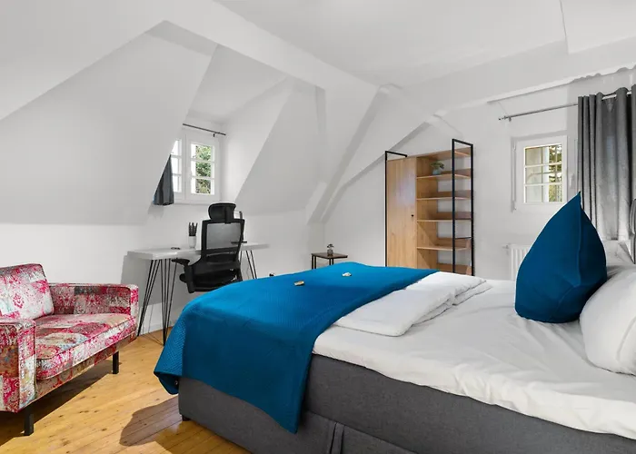 Traumhaft Gelegene Altbau-wohnung Im Herzen Von - Parking