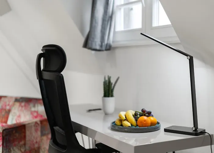 Traumhaft Gelegene Altbau-wohnung Im Herzen Von - Parking Appartement