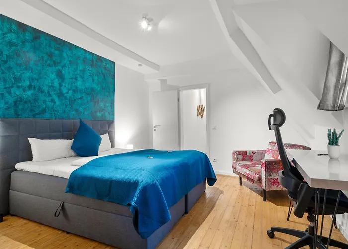 Traumhaft Gelegene Altbau-wohnung Im Herzen Von - Parking